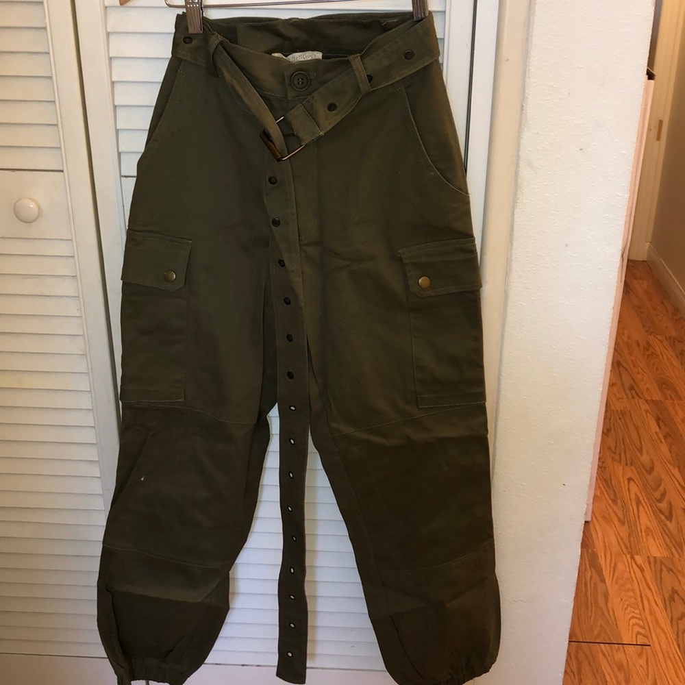 Cargo, jogger style pants (with belt)